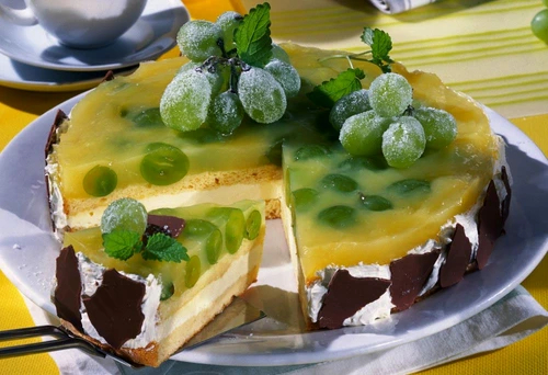 tort cu struguri si crema de branza jpeg