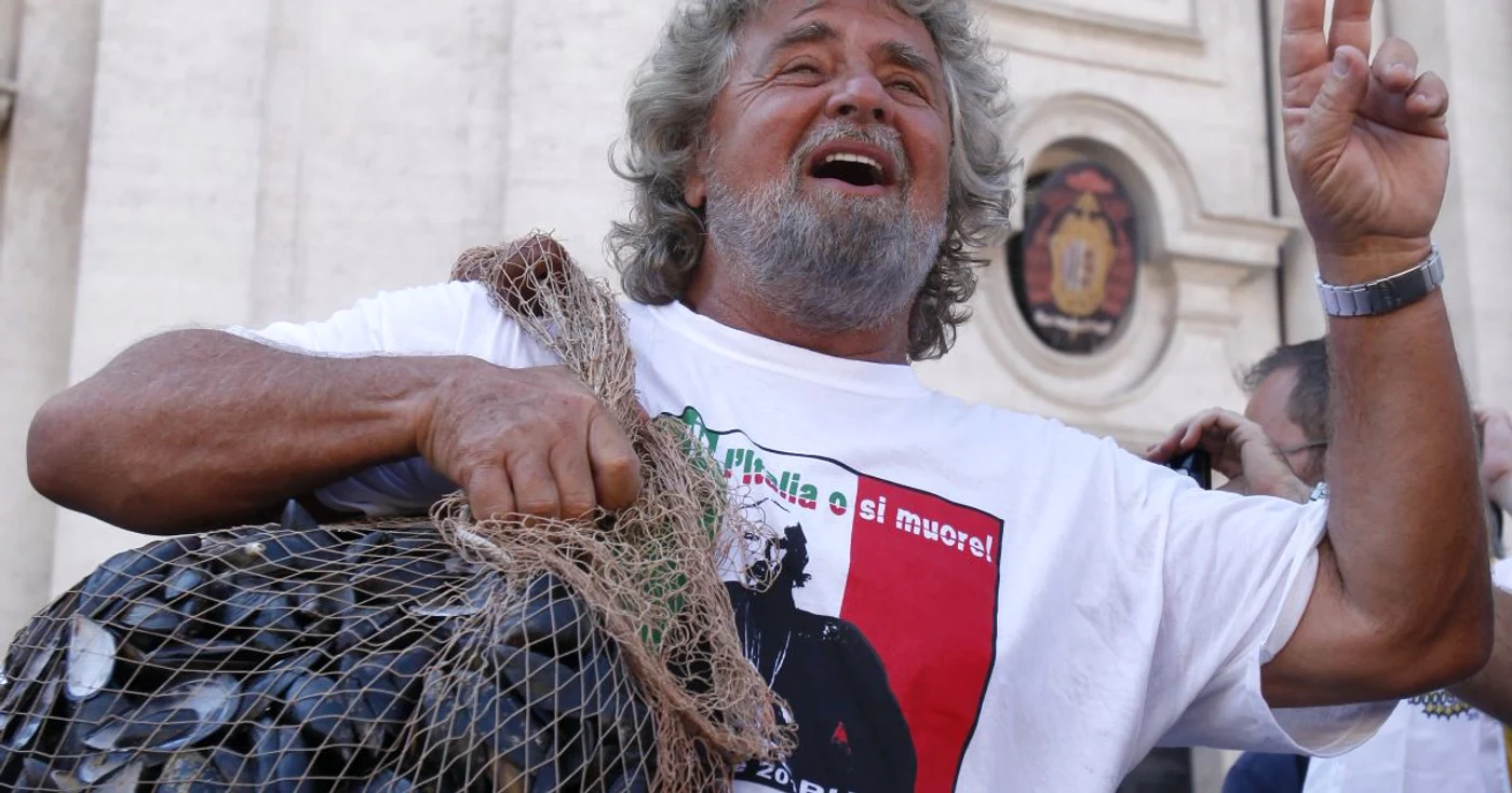 Beppe Grilo, liderul Mişcării Cinci Stele, ar propus iniţial proiectul de lege care trezeşte simpatia italieilor