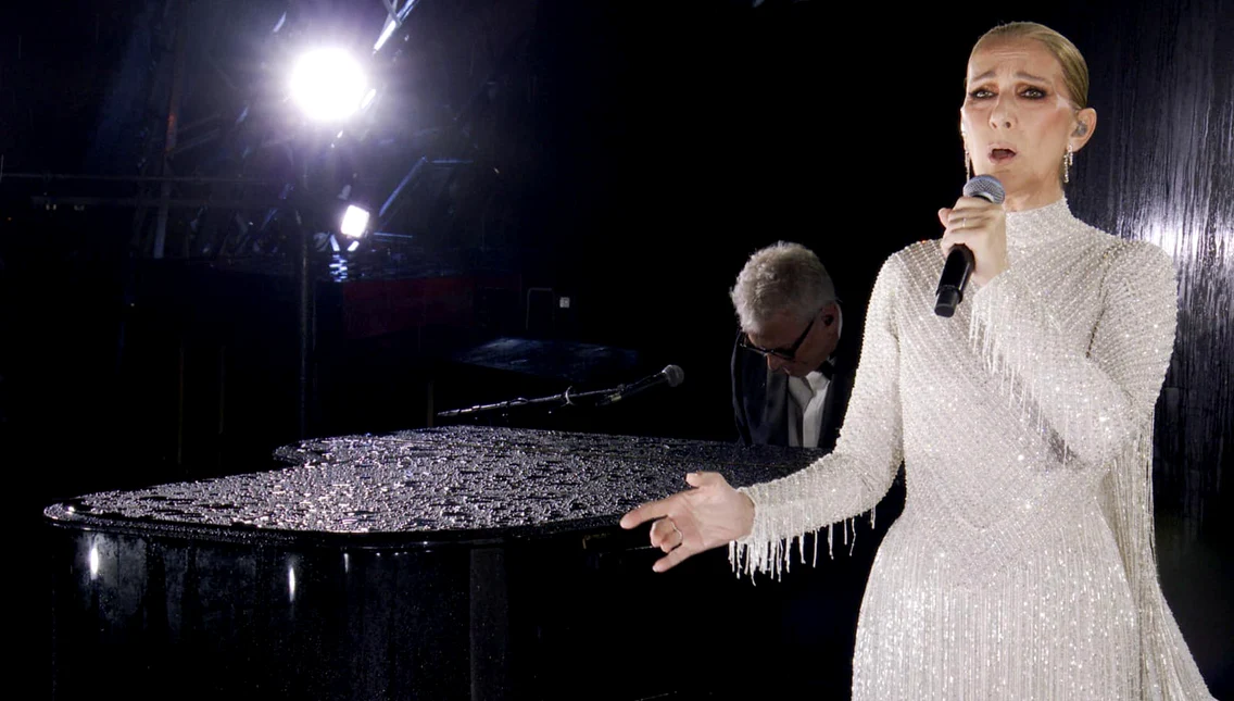 Céline Dion la ceremonia de deschidere a Jocurilor Olimpice de la Paris. FOTO: Laura Gilli, Instagram