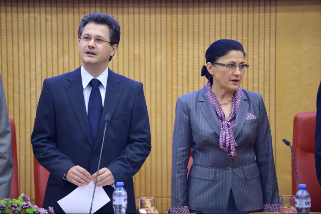 Mihnea Costoiu,ministrul delegat pentru Învăţământ Superior, alături de fostul ministru al Educaţiei, Ecaterina Andronescu  FOTO realitatea.ro
