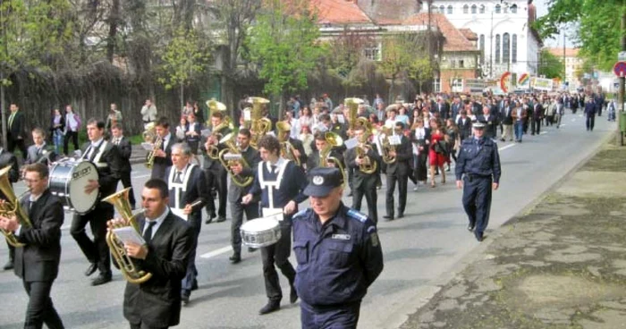 Creştini de toate confesiunile au străbătut Timişoara în a doua zi de Paşte   