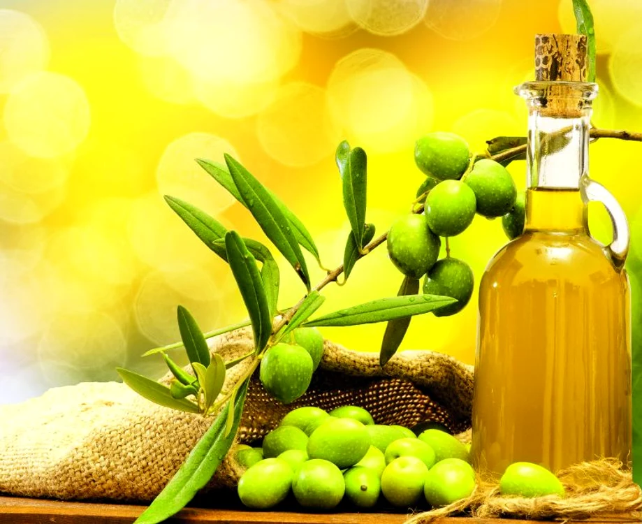 Consumat ca atare, uleiul reduce secreţia de acid gastric şi uşurează digestia după o masă copioasă