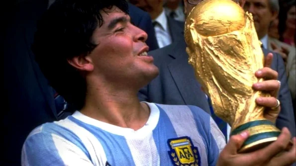 Poveştile Cupei Mondiale  Maradona marchează golul secolului jpeg