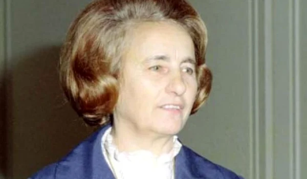 Totul despre amanţii Elenei Ceauşescu! Legătura dintre ea şi Ion Iliescu jpeg