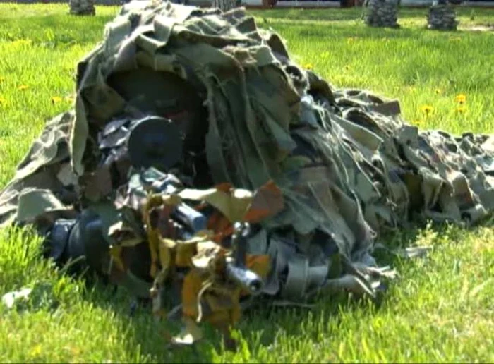 Costumul de camuflaj îi ajută pe lunetişti în misiuni