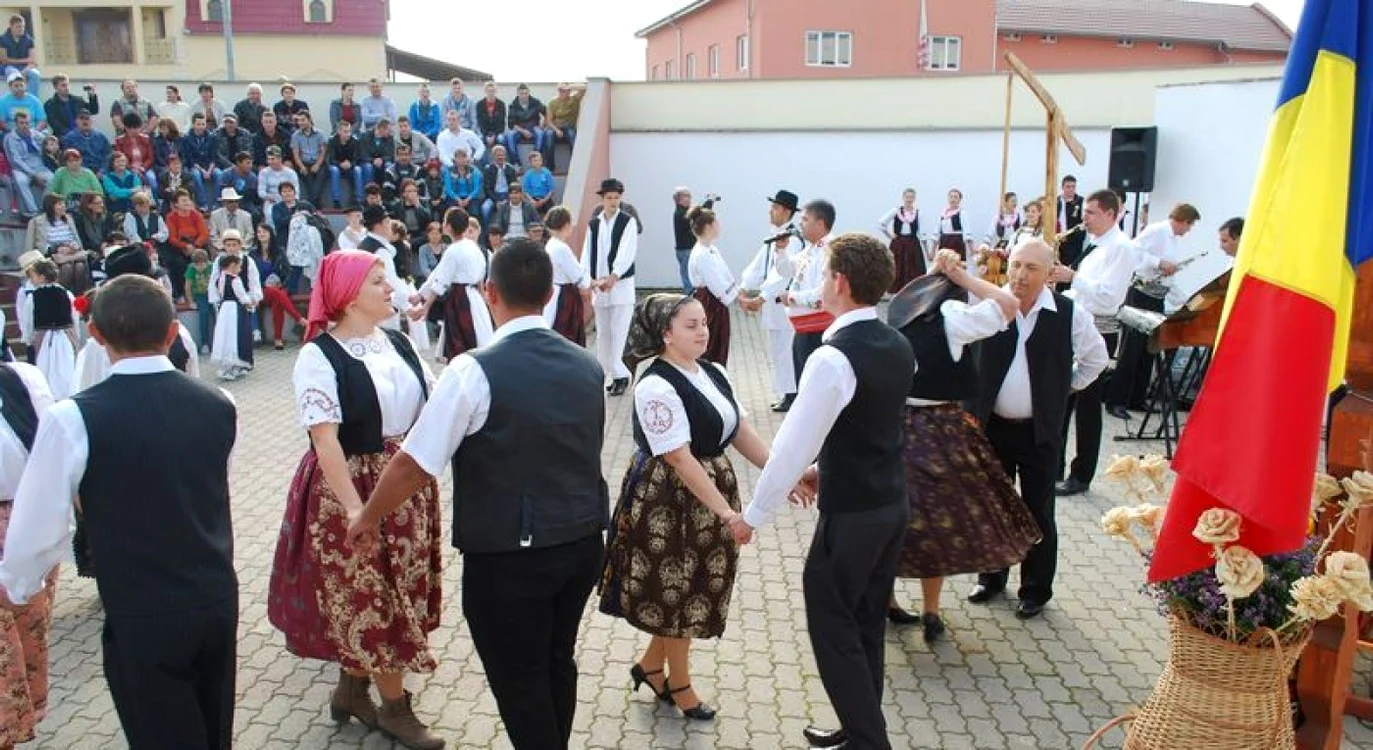 Publicul a apreciat spectacolul oferit în amfiteatru