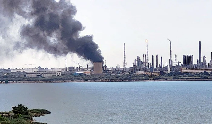 Fumul s-a văzut de la kilometri depărtare. FOTOGRAFII: Adevarul/ Antena 3