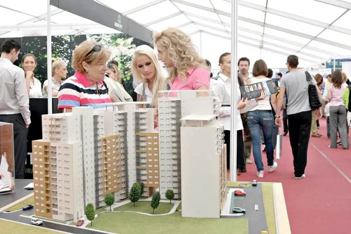74 de companii se întrec în oferte care de care mai avantajoase