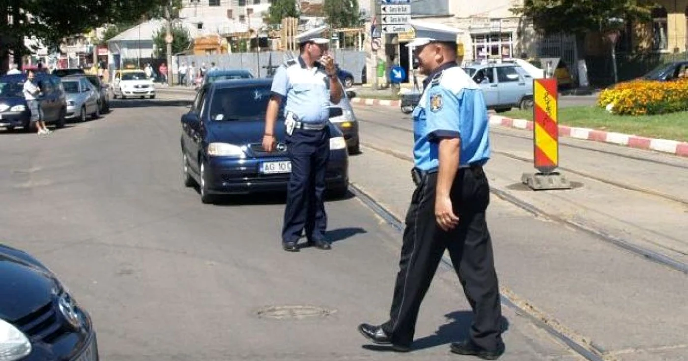 Poliţiştii, trimişi în teren Foto:Arhivă Adevărul