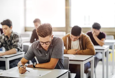 elevi liceu banca examen FOTO Shutterstock