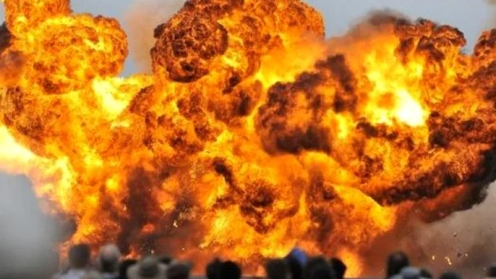 Explozie - imagine generică la Uzina Mecanică Băbeni - Vâlcea