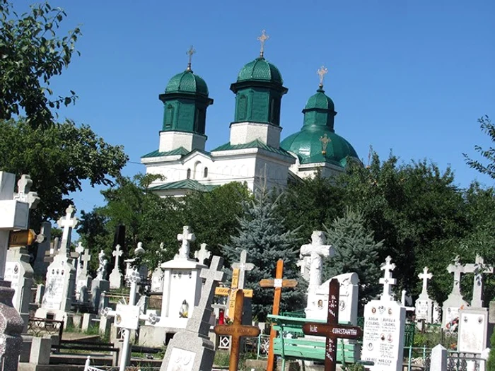 Cimitirul din Huși FOTO: Vremea Nouă