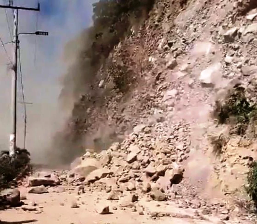 Alunecare de teren din cauza seismului