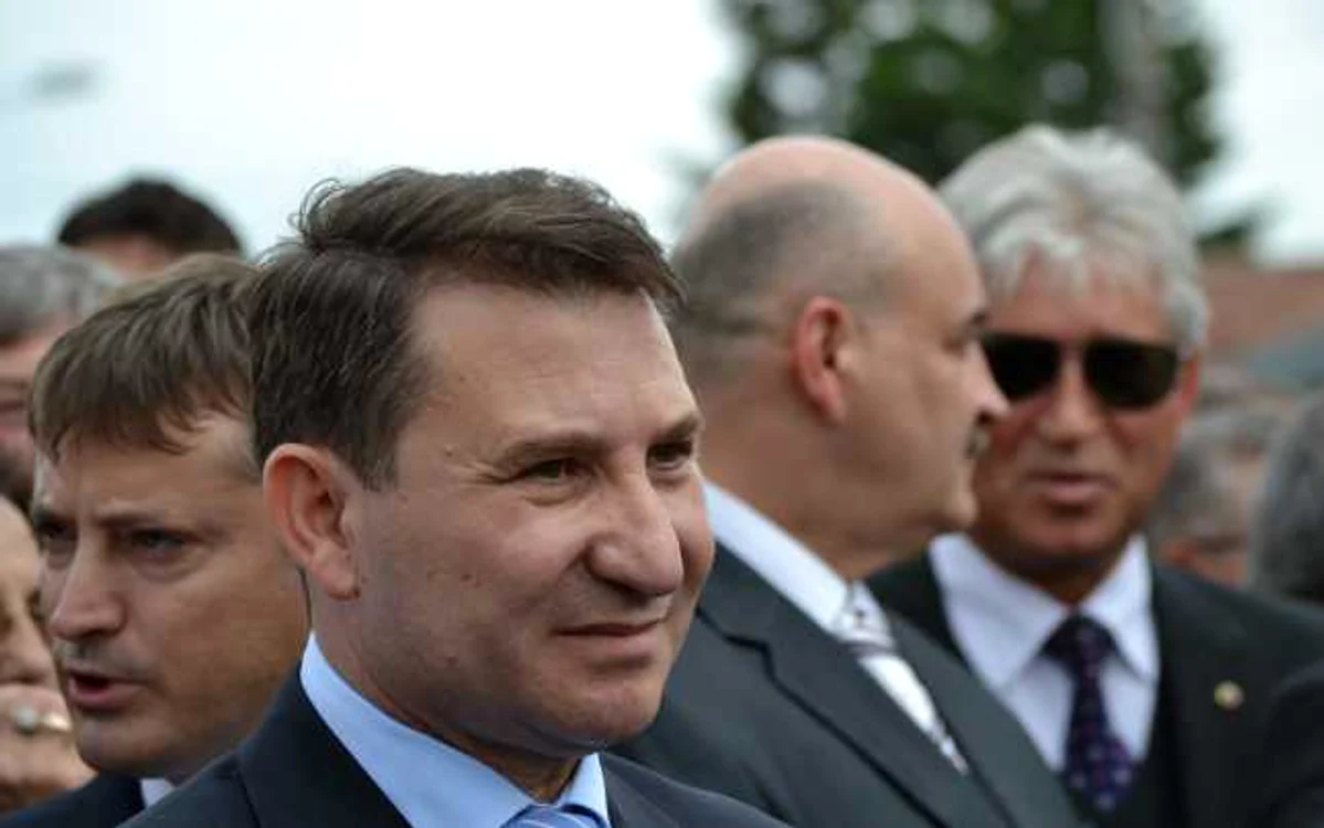 Propunere „indecentă“ pentru primarul Bacăului, Romeo Stavarache: 30 de zile de arest pentru fapte grave de corupţie FOTO Mircea Merticariu