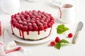 Cheesecake cu zmeura  Sursa foto shutterstock 298762067 jpg