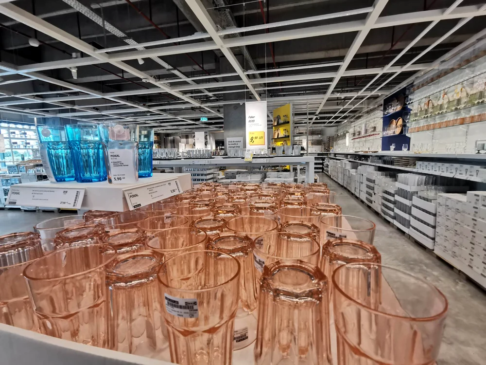 Paharele și farfuriile IKEA FOTO Ștefan Both