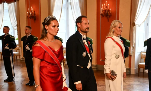 Prințesa Ingrid Alexandra, Prințesa Mette Marit și Prințul Haakon i au primit la Oslo pe soții Macron, Profimedia (1) jpg