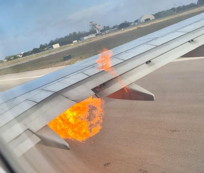 Motorul avionului a luat foc FOTO: X