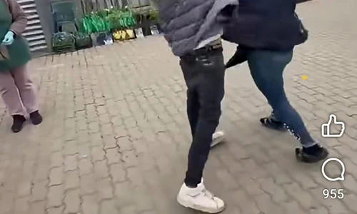 adolescent lovit captură video Facebook jpg