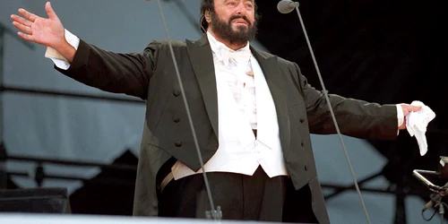 luciano pavarotti jpeg