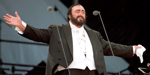 luciano pavarotti jpeg