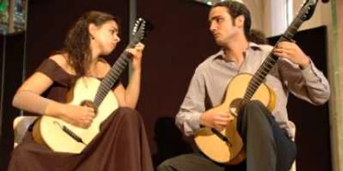 Cluj: Pontul zilei - Recital de chitară Duo Melis la Biserica Reformată