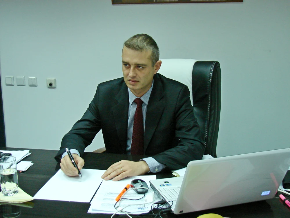 Viorel Popescu a avut un mandat scurt la șefia RATB, dar a profitat din plin de poziția sa