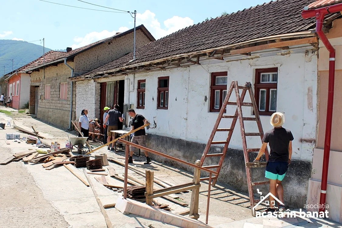 "Color the village" a transformat 29 de case din comuna Eftimie Murgu 