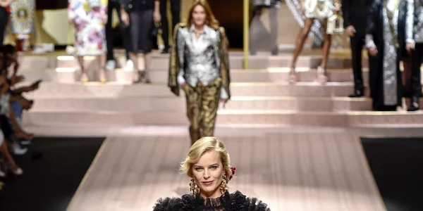 eva herzigova milano foto hepta
