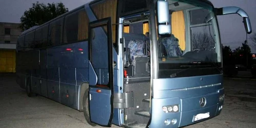 Autocarul valorează 350.000 de lei FOTO