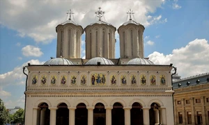 Catedrala Patriarhala Bucuresti1 890x668 jpg