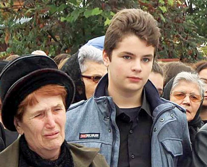 Fratele lui Edu, încremenit de suferinţă