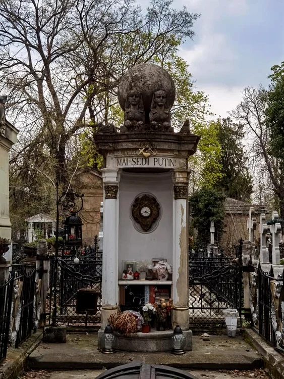 Cavoul Iuliei Hașdeu / foto: Cimitirul Bellu