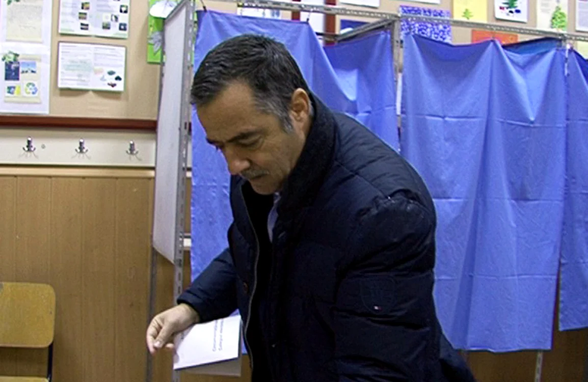 Cezar Preda a votat la Şcoala nr. 1 din Buzău                                                    FOTO: Jurnalul de Buzău