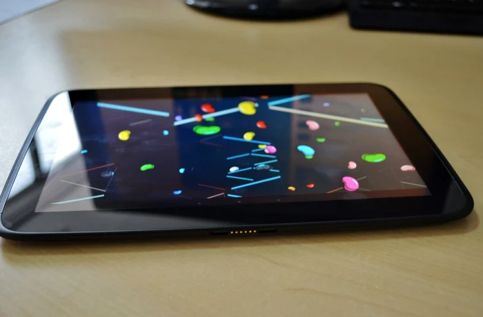 Tableta Nexus 10 este produsă de Samsung Foto Răzvan Băltăreţu