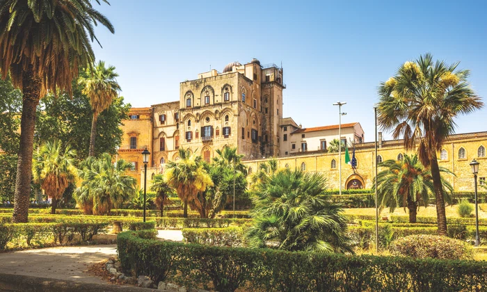 Palatul Normanzilor, Sicilia (@Shutterstock) jpg
