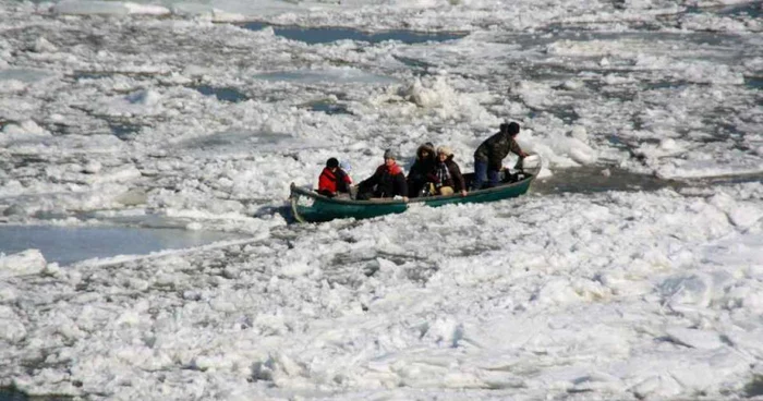 Momentul în care s-a oprit motorul şi barca era în derivă