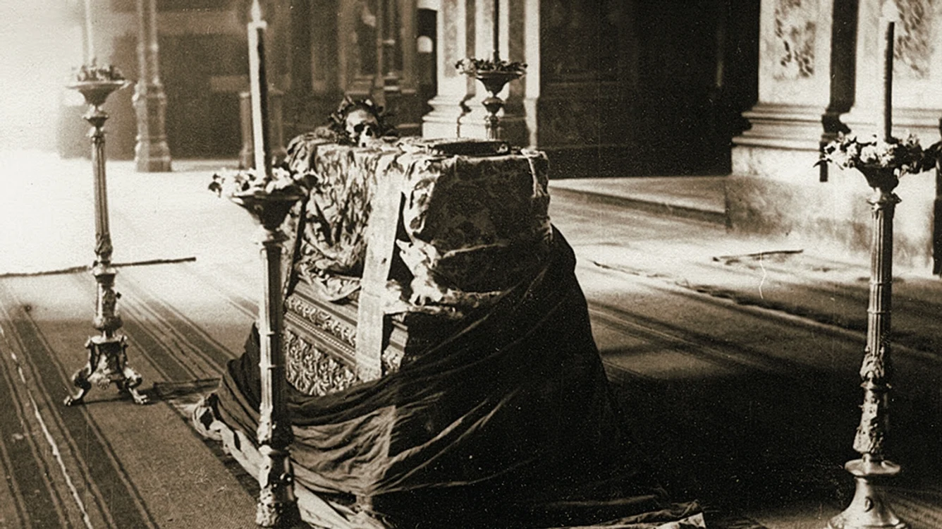 Craniul readus din Rusia 1920 Dealu jpg jpeg