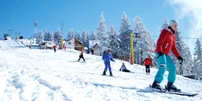 Turiştii sunt avertizaţi să nu se aventureze la altitudini mari