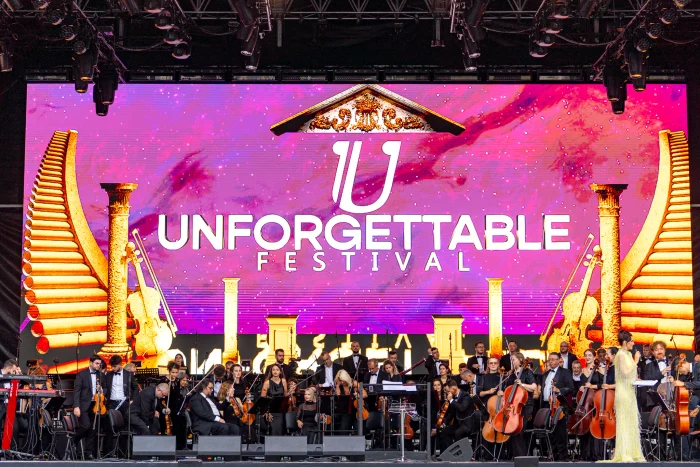 Unforgettable25 0912 163514   LS jpg