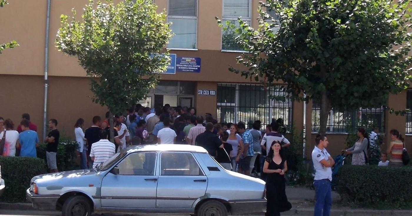 Prin sistemul electronic se doreşte evitarea aglomeraţiei la paşapoarte pe timp de vară