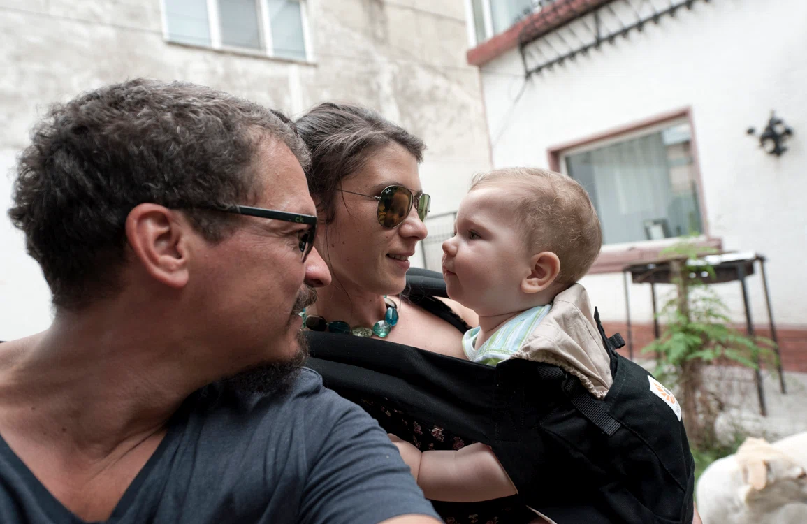 Mişa are o fată de 18 ani şi un băiat de un an şi şase luni