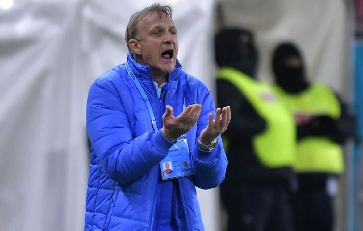 Emil Săndoi n-a înțeles nimic din evoluția elevilor săi. Foto Sportpictures