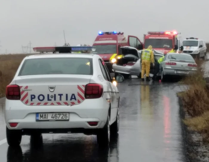Patru persoane au fost rănite în accident FOTo: Info Trafic Slatina