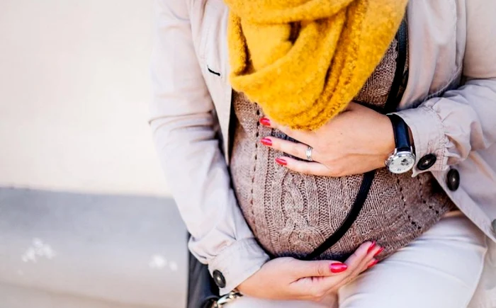 
    Românca jefuită și bătută pe stradă la Roma a fost dusă cu salvarea la spitalFoto: Shutterstock  