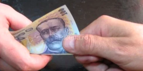 Bistriţa : Un poliţist a fost prins în timp ce lua mită