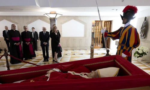 papa francisc sicriu epa efe jpg