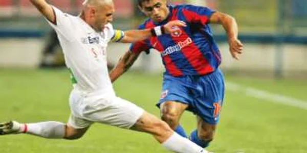 Tony (în alb) şi Nicoliţă se  vor înfrunta într-un meci decisiv pentru titlu săptămâna viitoare  