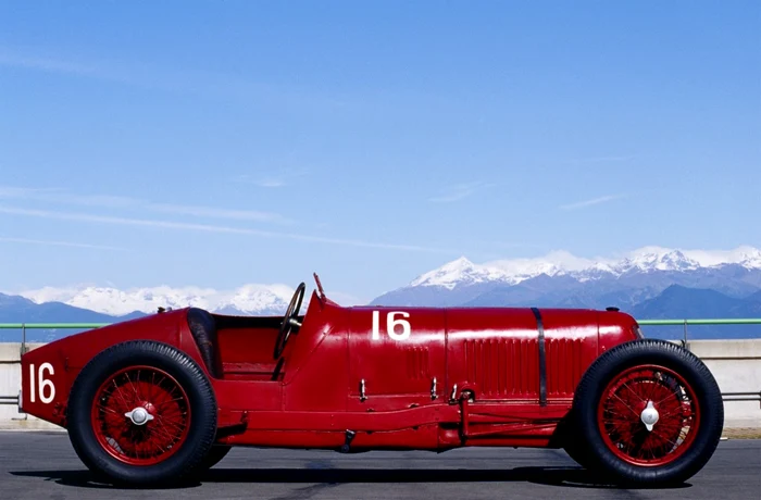 Maserati sărbătoreşte 105 ani