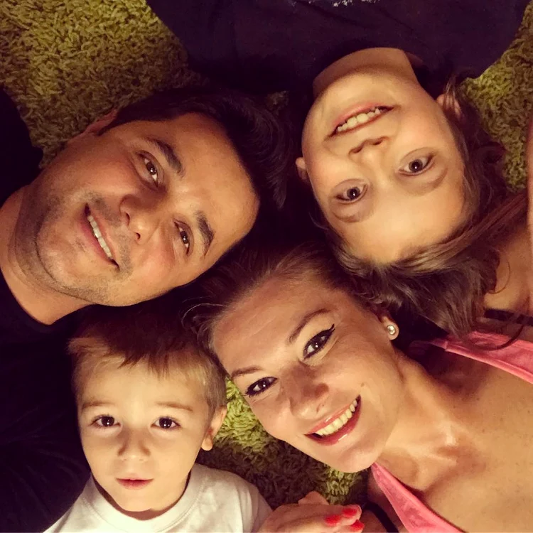 Cove are o familie superbă